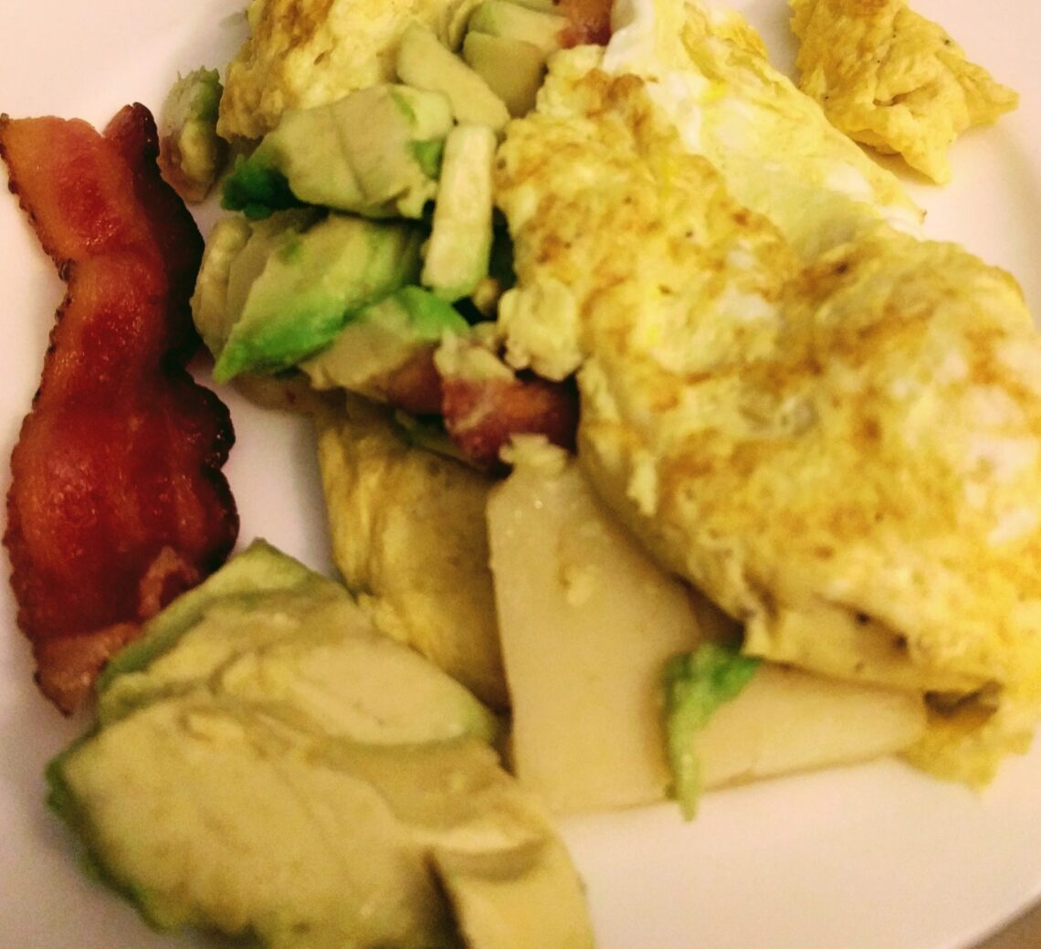 Avacado-Bacon-Eggs